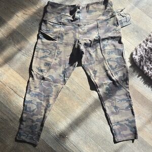 Strut This Camo Capri Leggings With Pickets for Women